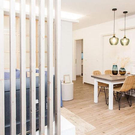 Full-Renovated, Adorable Apartment In Athens Luaran gambar