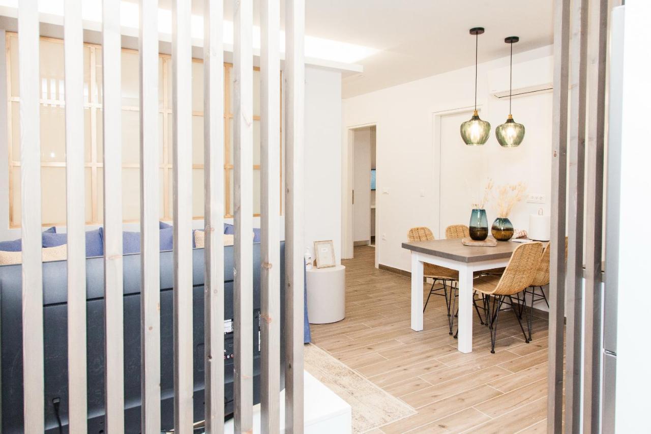 Full-Renovated, Adorable Apartment In Athens Luaran gambar