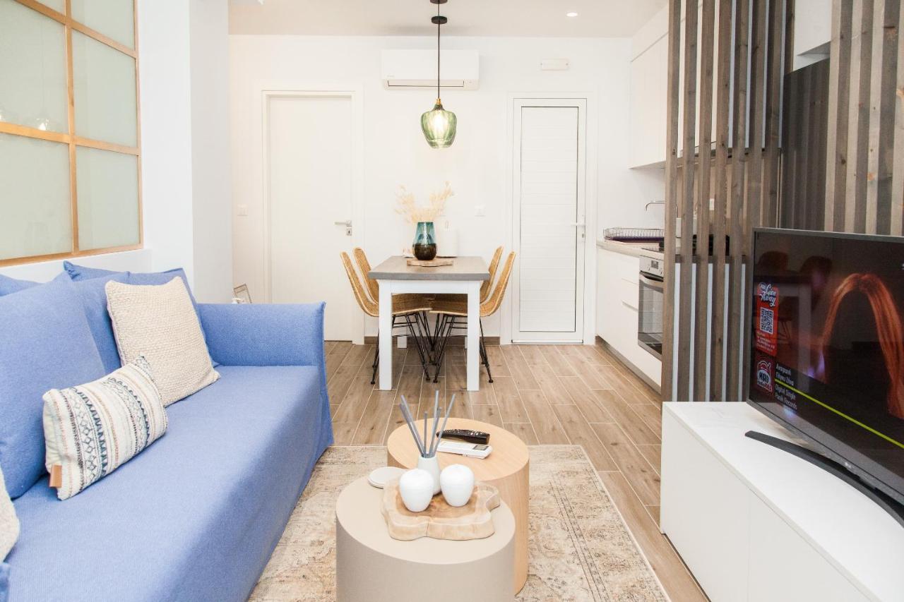 Full-Renovated, Adorable Apartment In Athens Luaran gambar